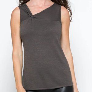 41 HAWTHORN Rylee Twist Neck Knit Top